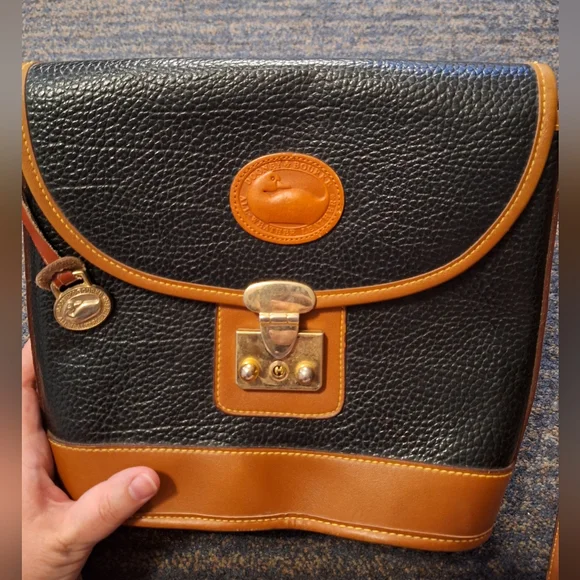 Vintage Dooney & Bourke All Weather Leather Calvary Spectator Bag - Picture 3 of 10